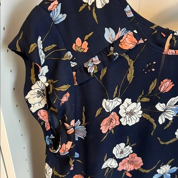 Blue and White Cap Sleeve Relaxed Blouse - Picture 3 of 4